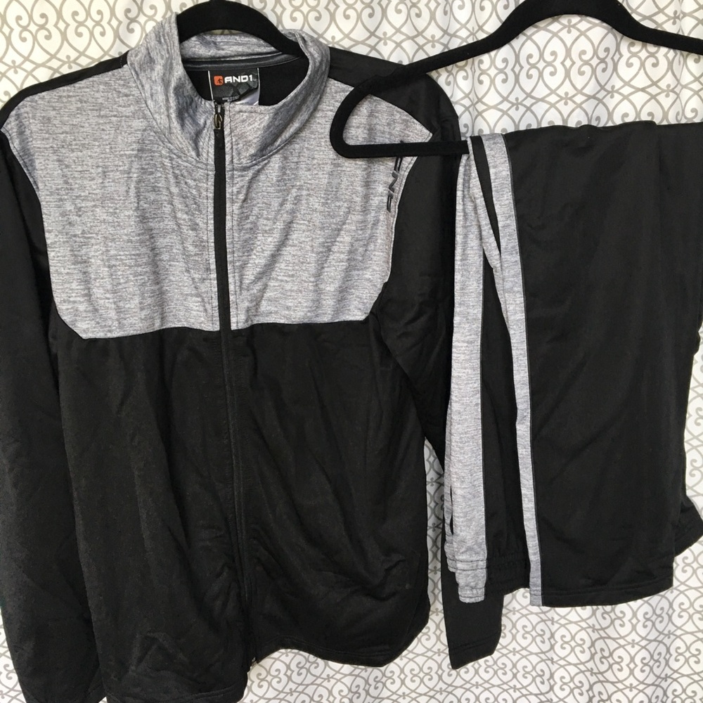 ❌SOLD!❌SOLD!❌Men’s track suit❌NOT AVAILABLE❌